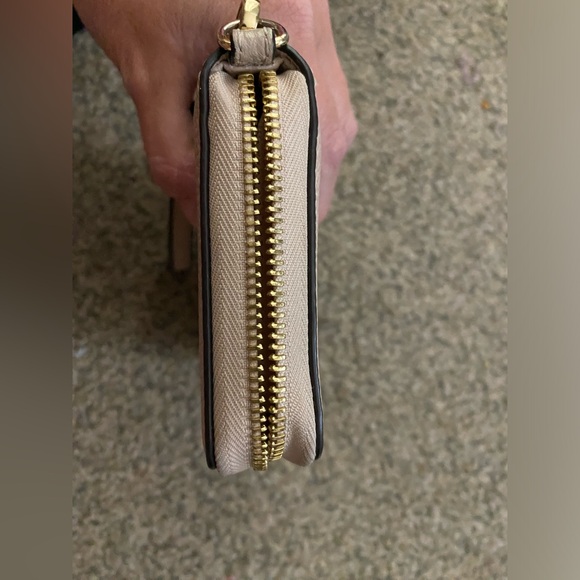 Michael Kors Large Flat MF Phone Case Wallet Light Pink - Picture 3 of 6